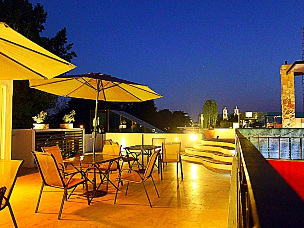La Aurora Hotel Colonial Валядолид Екстериор снимка
