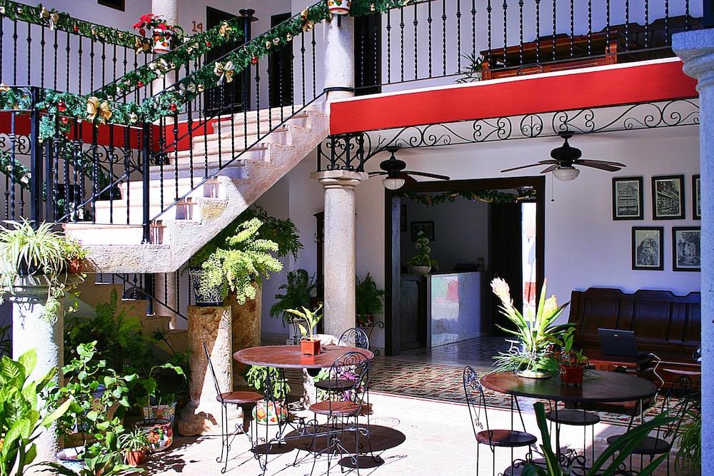 La Aurora Hotel Colonial Валядолид Екстериор снимка