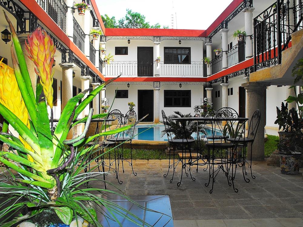La Aurora Hotel Colonial Валядолид Екстериор снимка