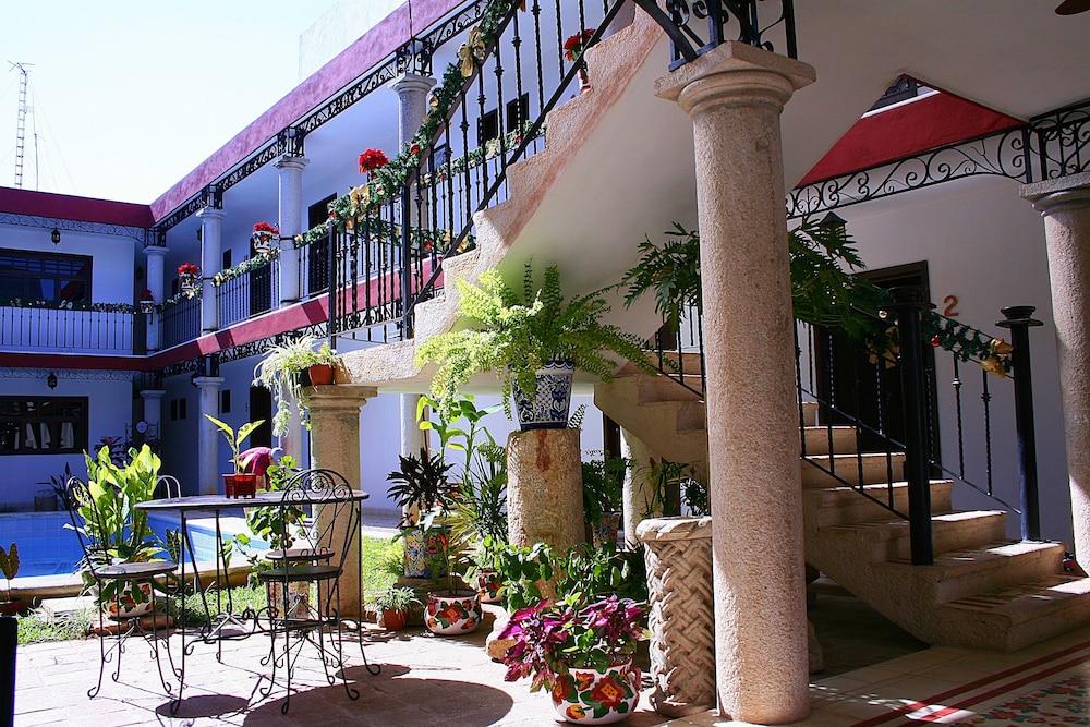 La Aurora Hotel Colonial Валядолид Екстериор снимка